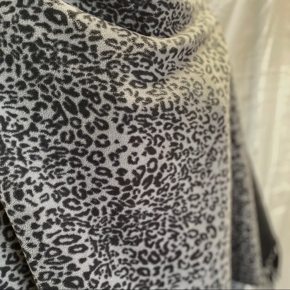 Lightweight Black Gray Versatile Wrap! - Picture 2 of 13